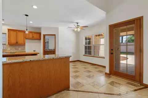Entry Way - 339 E Oak View Ave, Visalia, CA 93277 photo 4 of 16