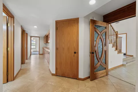 Entry Way - 339 E Oak View Ave, Visalia, CA 93277 photo 9 of 16