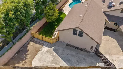 View/Area - 339 E Oak View Ave, Visalia, CA 93277 photo 3 of 4