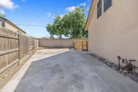 Exterior - 339 E Oak View Ave, Visalia, CA 93277 photo 13 of 14