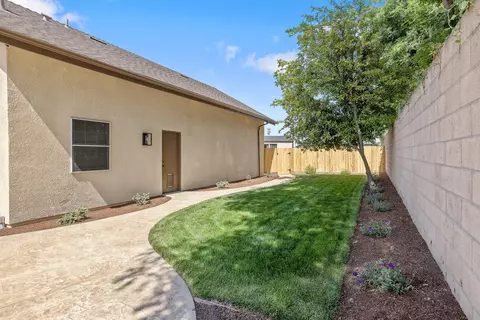 Exterior - 339 E Oak View Ave, Visalia, CA 93277 photo 10 of 14