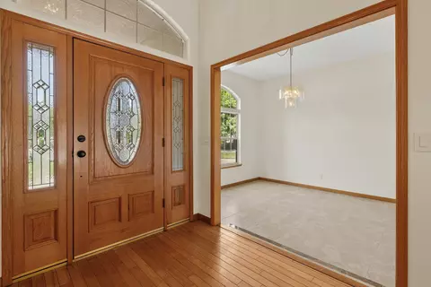 Entry Way - 339 E Oak View Ave, Visalia, CA 93277 photo 3 of 16