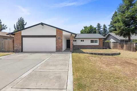 733 W Paradise Ave, Visalia, CA 93277
