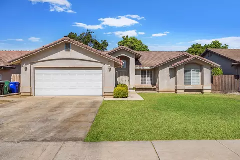 1001 N Jennifer Way, Porterville, CA 93257