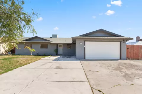11151 Bonneyview Ln, Hanford, CA 93230