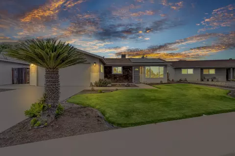328 E Sherwood Dr, Hanford, CA 93230
