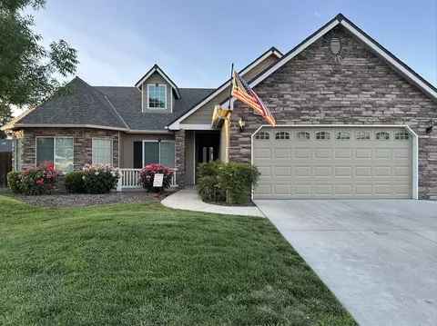 6242 W Crowley Ave, Visalia, CA 93291