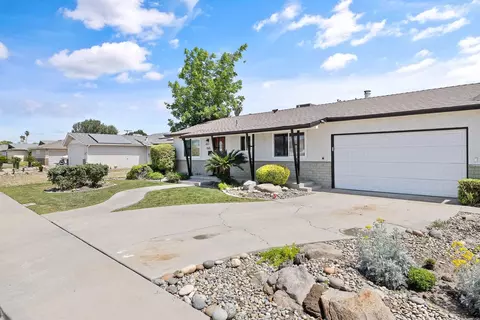 1505 Cypress Ln, Lemoore, CA 93245 photo 2