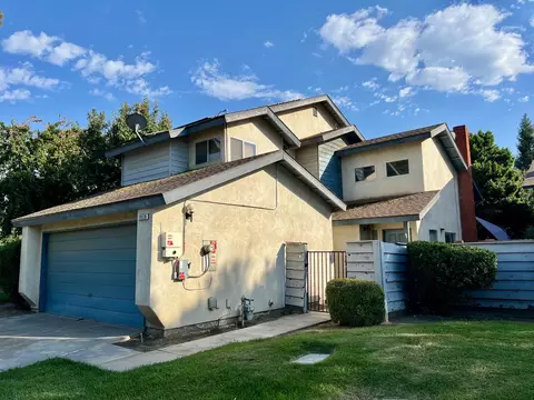 1939 E Meadowbrook Dr, Visalia, CA 93292