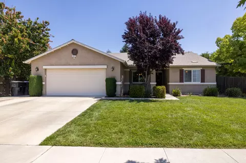 3120 Newport Ave, Visalia, CA 93291