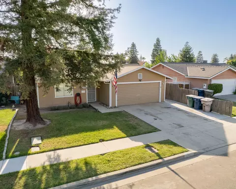 1025 Belmont St, Tulare, CA 93274