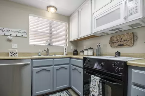 Kitchen - 2036 E Harold Ave, Visalia, CA 93292 photo 2 of 2