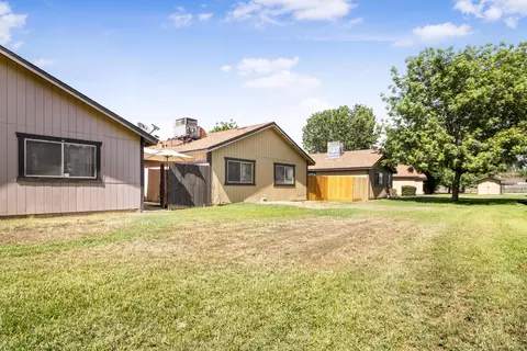 Exterior - 2036 E Harold Ave, Visalia, CA 93292 photo 6 of 6