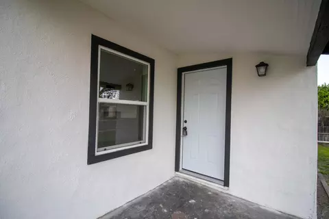 609 N 3rd St, Porterville, CA 93257