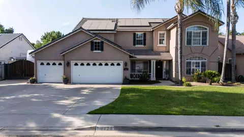 6028 W Evergreen Ct, Visalia, CA 93277