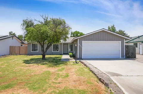 917 Moffat Dr, Hanford, CA 93230