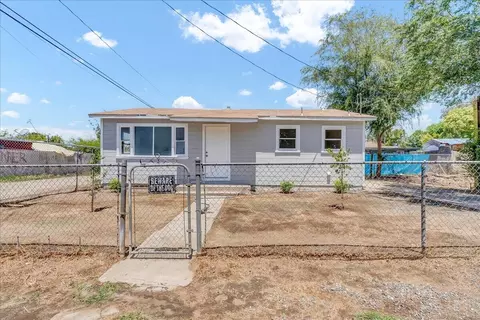 300-320 E Wilson Ave, Earlimart, CA 93219