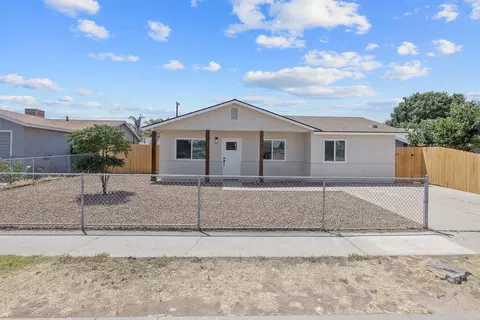 11456 Manzanita St, Armona, CA 93202