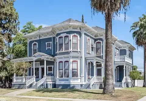 132 E 10th St, Hanford, CA 93230