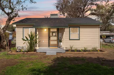 1078 E Poplar Ave, Porterville, CA 93257