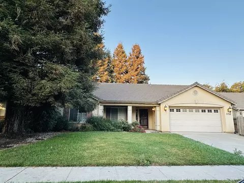 3708 S Pride Ct, Visalia, CA 93277