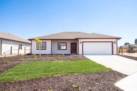 223 Yokut Ct, Woodlake, CA 93286