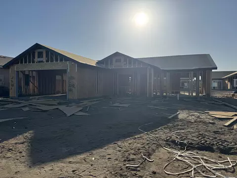 1136 S Royal Oak Pl W, Porterville, CA 93257