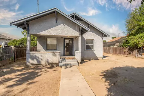 208 N 5th St, Fowler, CA 93625