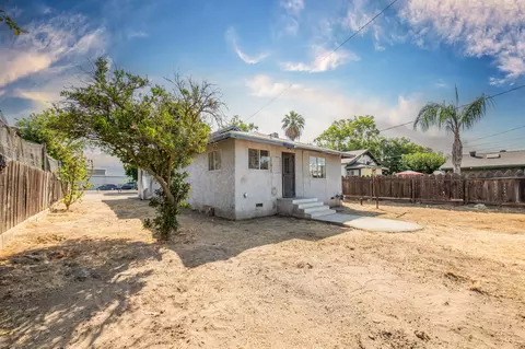 Exterior - 208 N 5th St, Fowler, CA 93625 photo 3 of 4