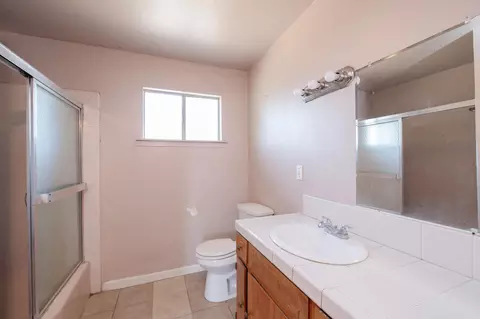 Bath - 208 N 5th St, Fowler, CA 93625 photo 3 of 3