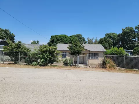 9180 Walker Ct, Reedley, CA 93654