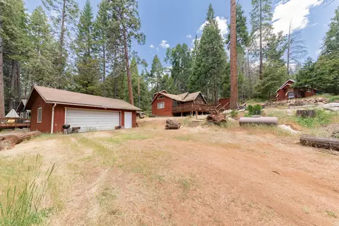1998 Tienken Ave, Springville, CA 93265