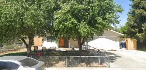 1589 S Marion St, Tulare, CA 93274