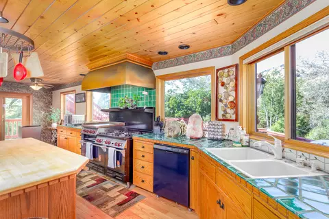 Kitchen - 44575 S Fork Dr, Three Rivers, CA 93271 photo 1 of 5