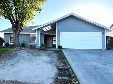 1385 Yosemite Dr, Corcoran, CA 93212