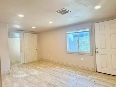 Living - 300 Peach Dr, Exeter, CA 93221 photo 1 of 3