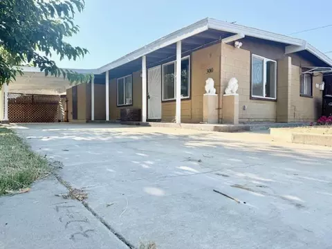 300 Peach Dr, Exeter, CA 93221