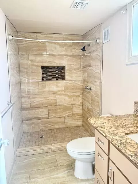Bath - 300 Peach Dr, Exeter, CA 93221 photo 1 of 2