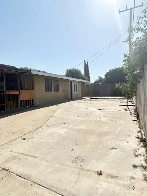Exterior - 300 Peach Dr, Exeter, CA 93221 photo 1 of 1