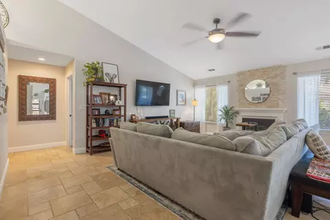 Entry Way - 3937 E Howard Ave, Visalia, CA 93292 photo 5 of 10
