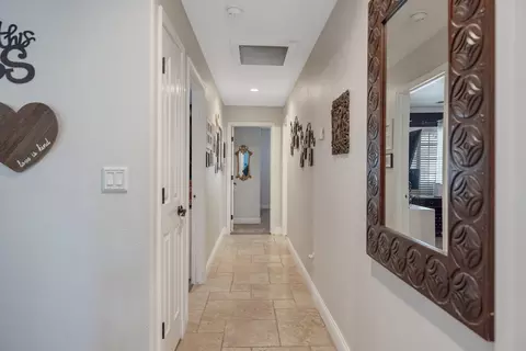 Entry Way - 3937 E Howard Ave, Visalia, CA 93292 photo 3 of 10