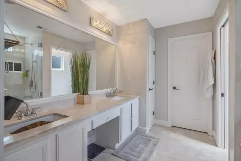 Bath - 3937 E Howard Ave, Visalia, CA 93292 photo 3 of 4