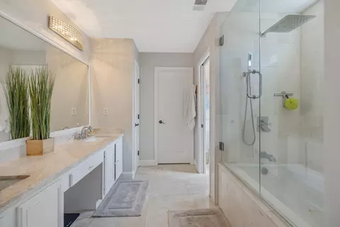 Bath - 3937 E Howard Ave, Visalia, CA 93292 photo 2 of 4