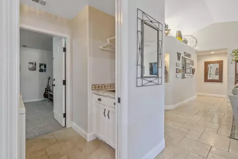 Entry Way - 3937 E Howard Ave, Visalia, CA 93292 photo 8 of 10