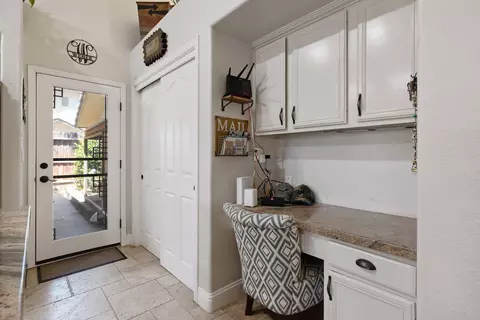 Entry Way - 3937 E Howard Ave, Visalia, CA 93292 photo 7 of 10