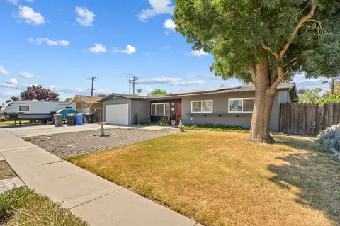 255 Earl Way, Hanford, CA 93230 photo 3