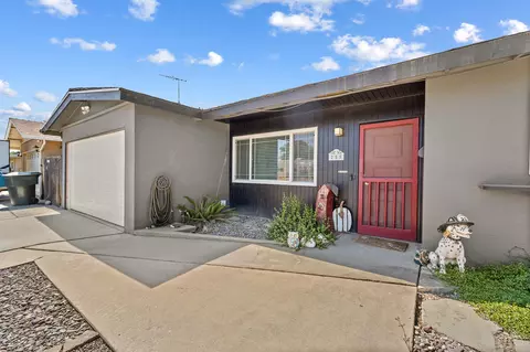 255 Earl Way, Hanford, CA 93230 photo 2