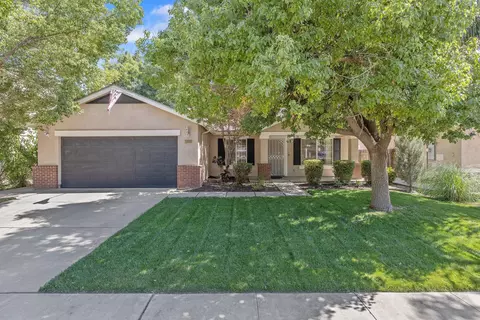 2859 W Payson Ct, Visalia, CA 93291