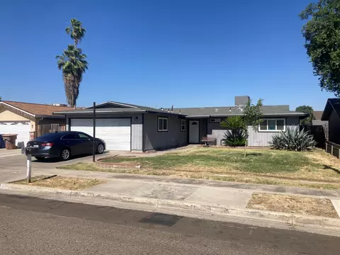 464 S Vista St, Tulare, CA 93274