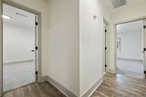 Entry Way - 417 S Jefferson St, Modesto, CA 95358 photo 6 of 7
